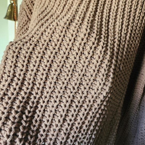 American Eagle Chenille Oversized Sweater - Picture 4 of 7